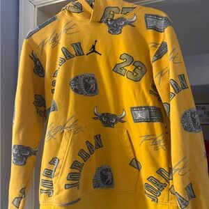 Jordan Men's Sweater in Yellow with Gray Graphics